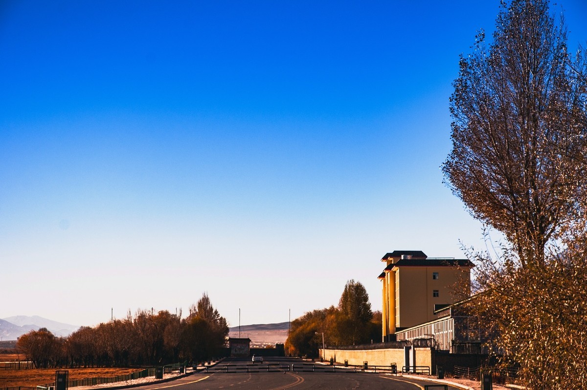 南彊行一一塔什库尔干塔吉克自治县