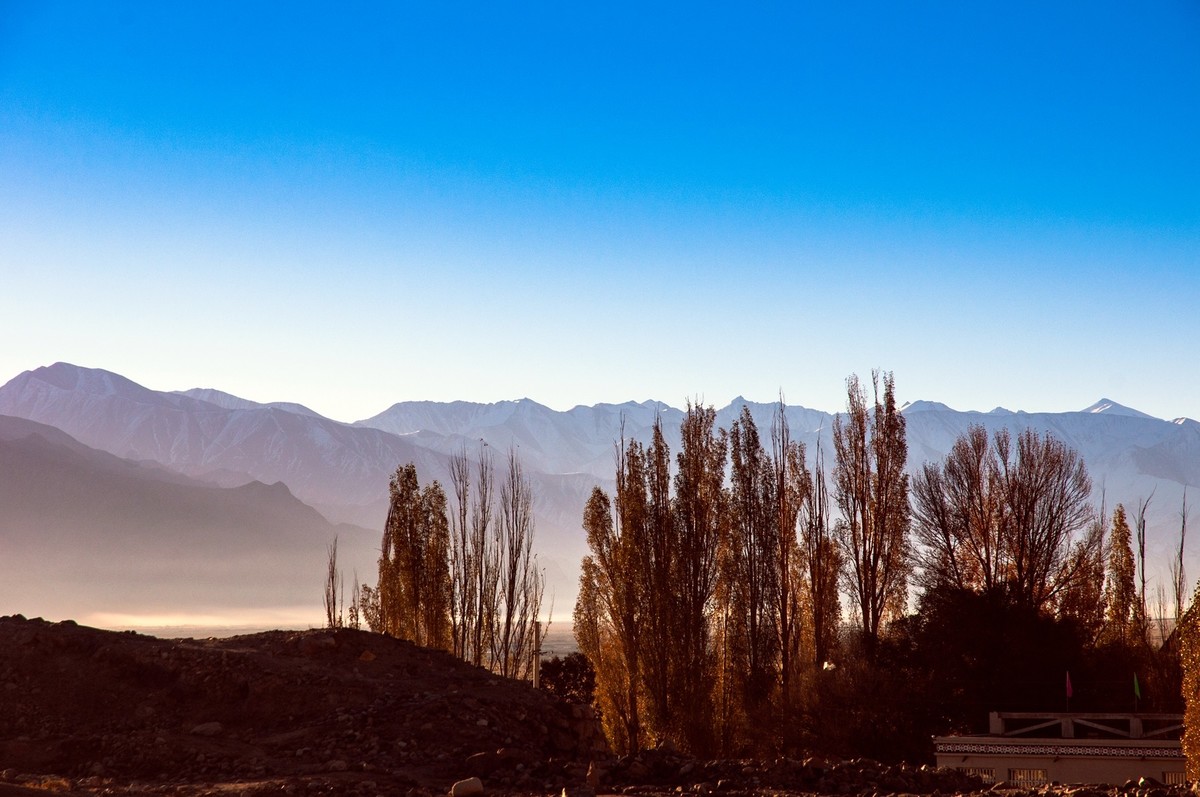 南彊行一一塔什库尔干塔吉克自治县