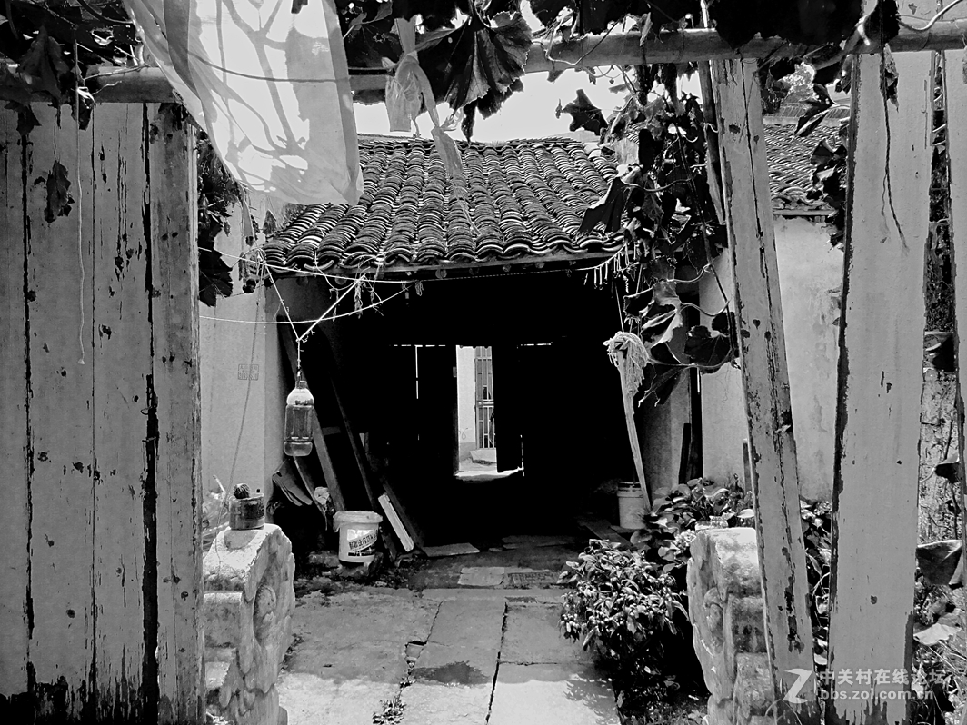 黑白画映 老街故事