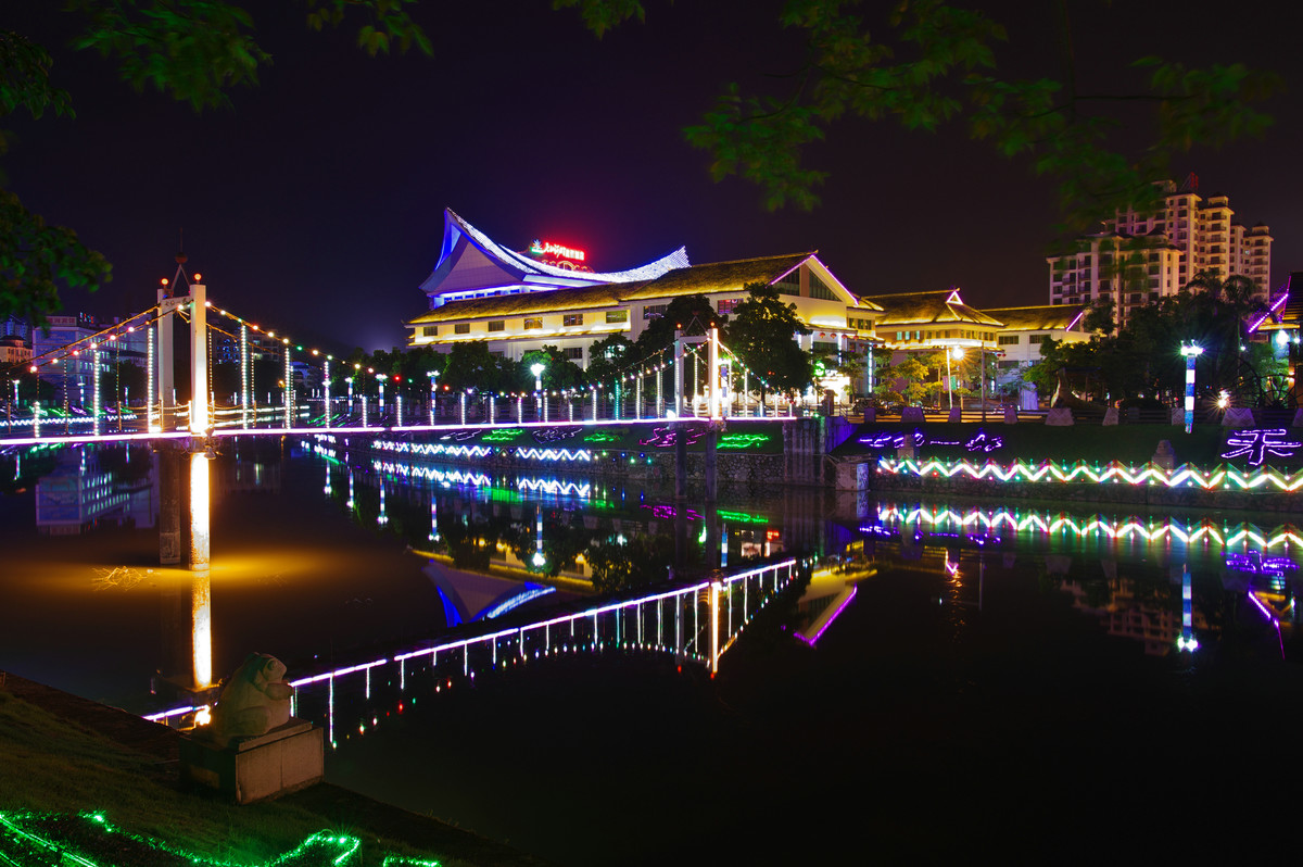 海南保亭县城夜景