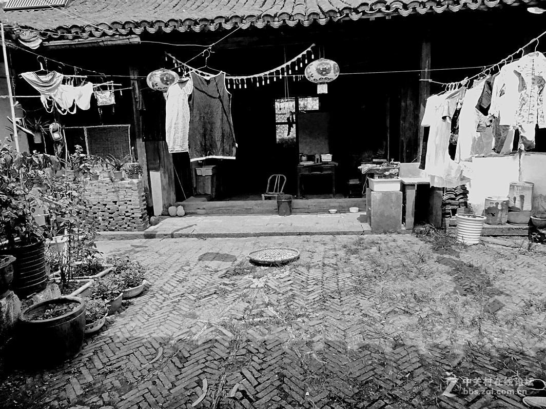 黑白画映 老街故事