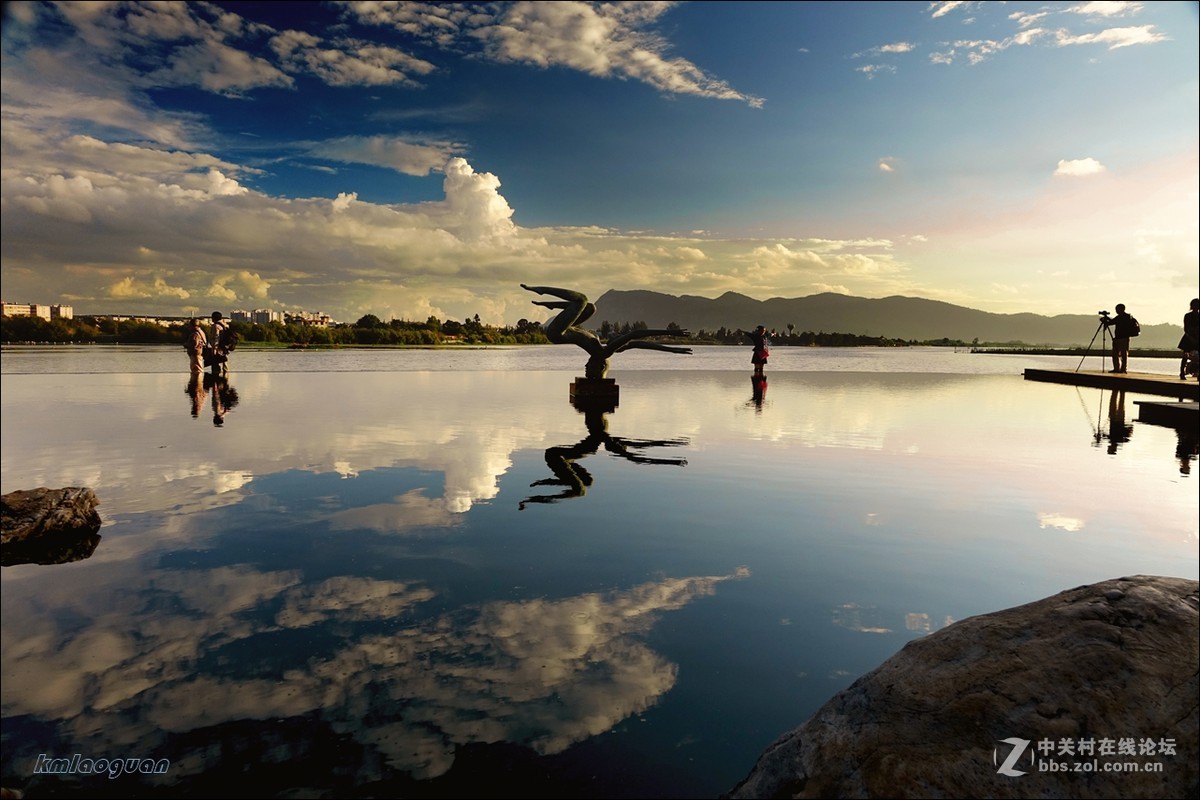 追光逐影——天水一色夕照明