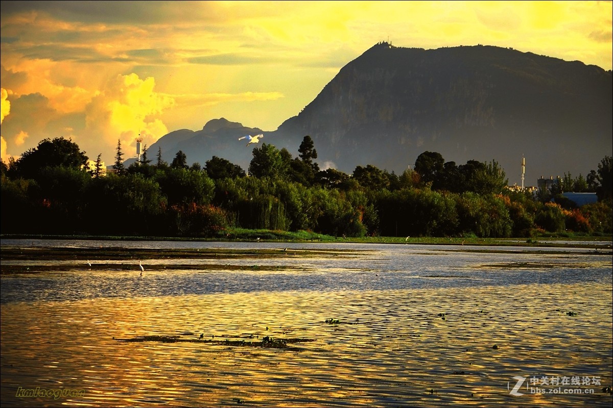 追光逐影——天水一色夕照明