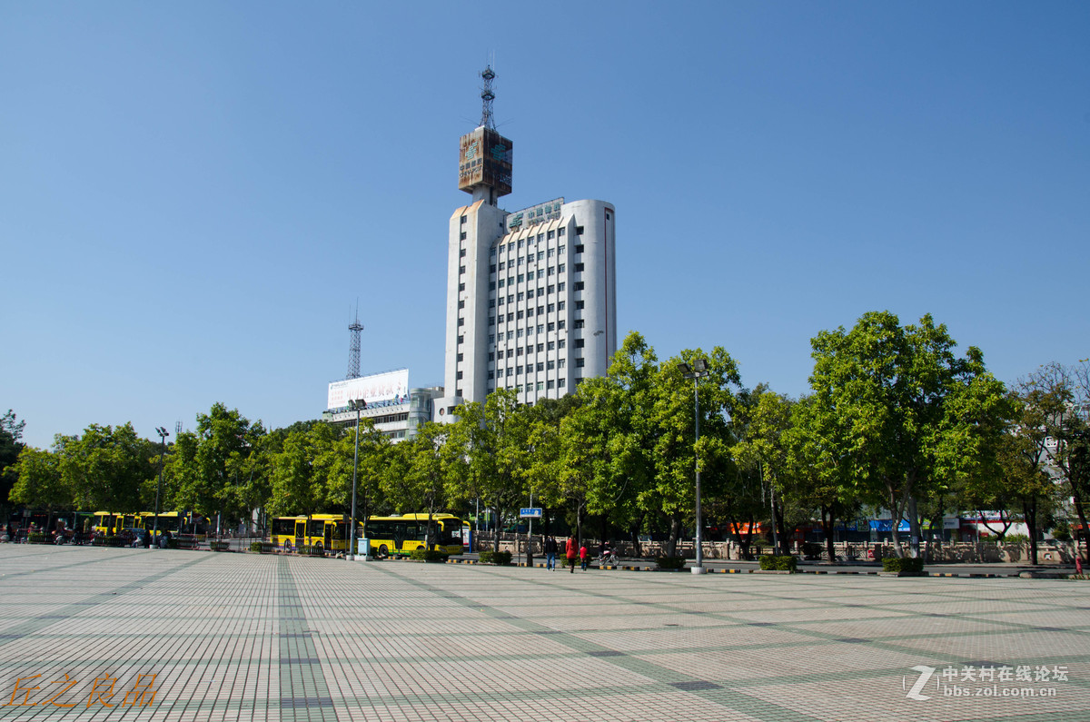 春光明媚的莞城文化广场
