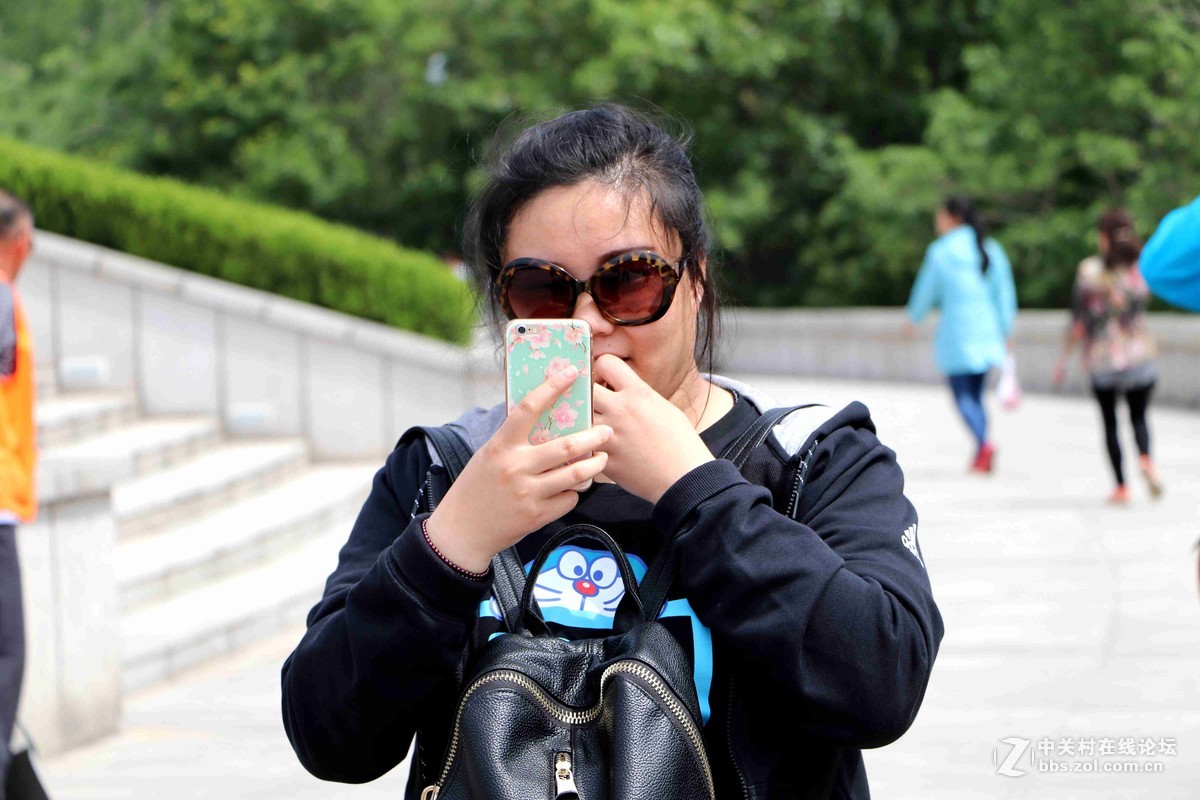 2016表白日与泰山奶奶亲密接触一把