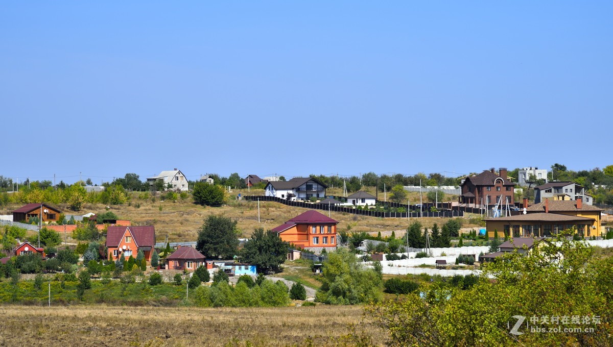 乌克兰小镇风光五十五2018初秋坡上看小镇