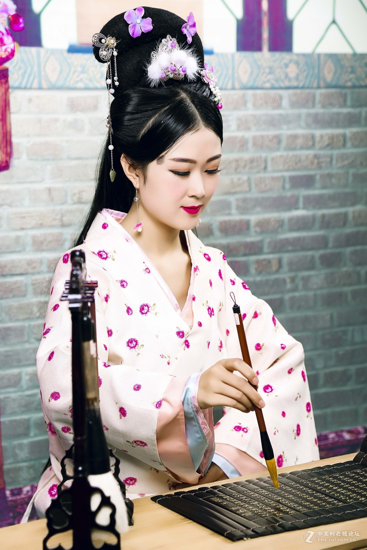 求助后期调色，望大师给予知道，感激不尽