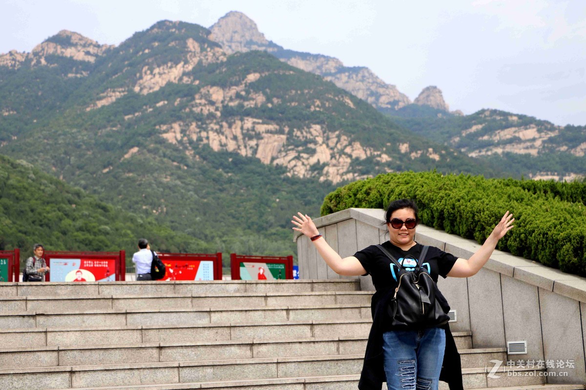 2016表白日与泰山奶奶亲密接触一把