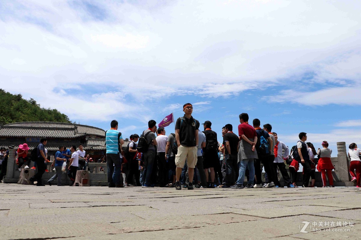 2016表白日与泰山奶奶亲密接触一把