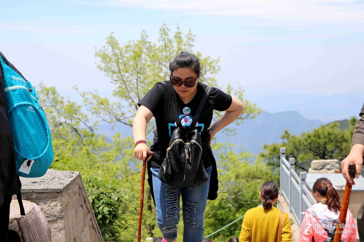 2016表白日与泰山奶奶亲密接触一把