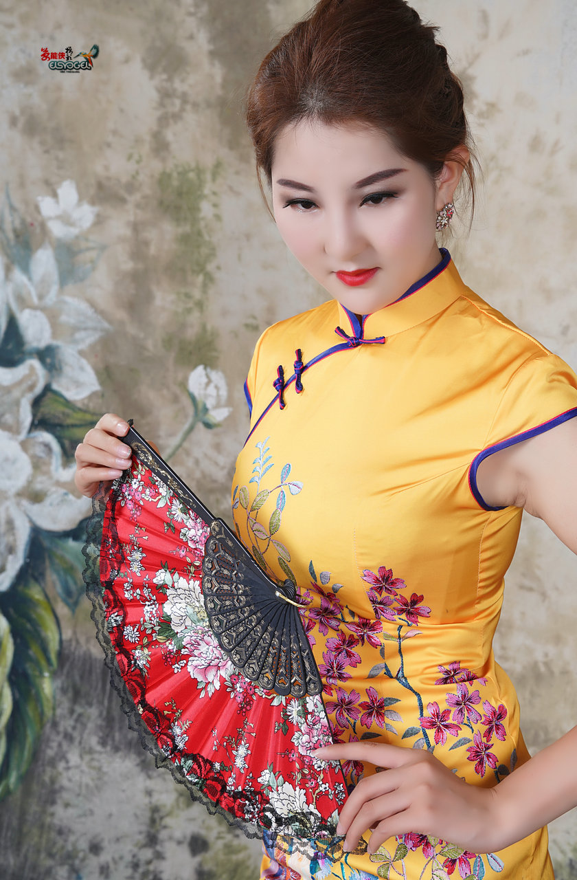 双马尾版鱼崽摇