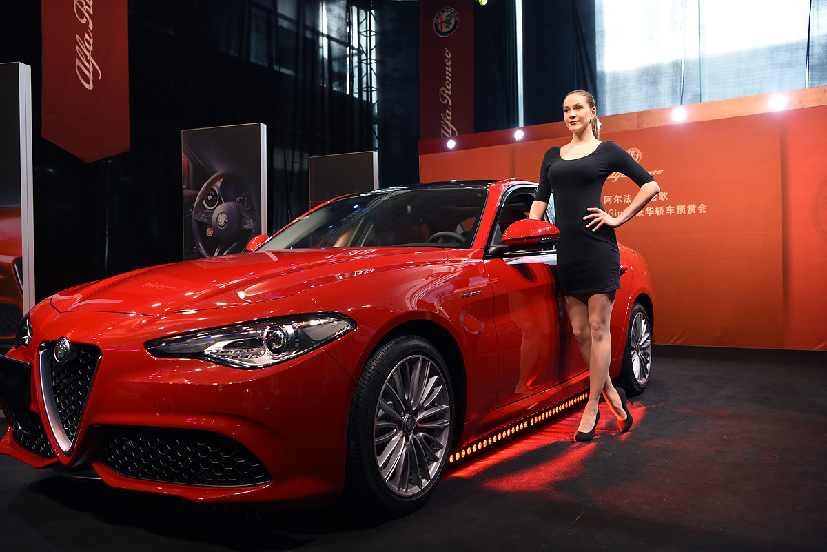 2017年环境人像阿尔法罗密欧车模三十八