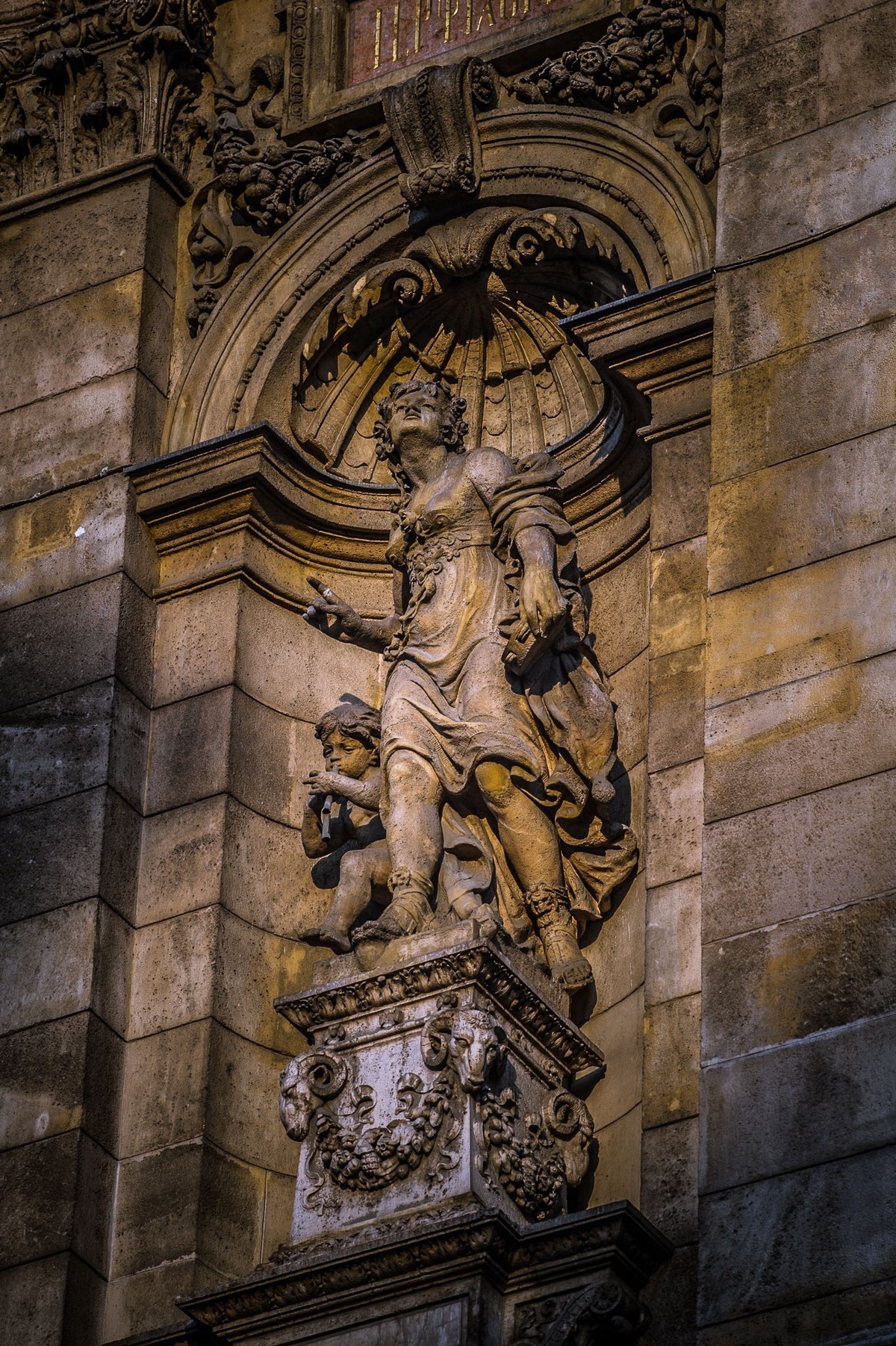 匈 牙 利 雕 塑 拾 零