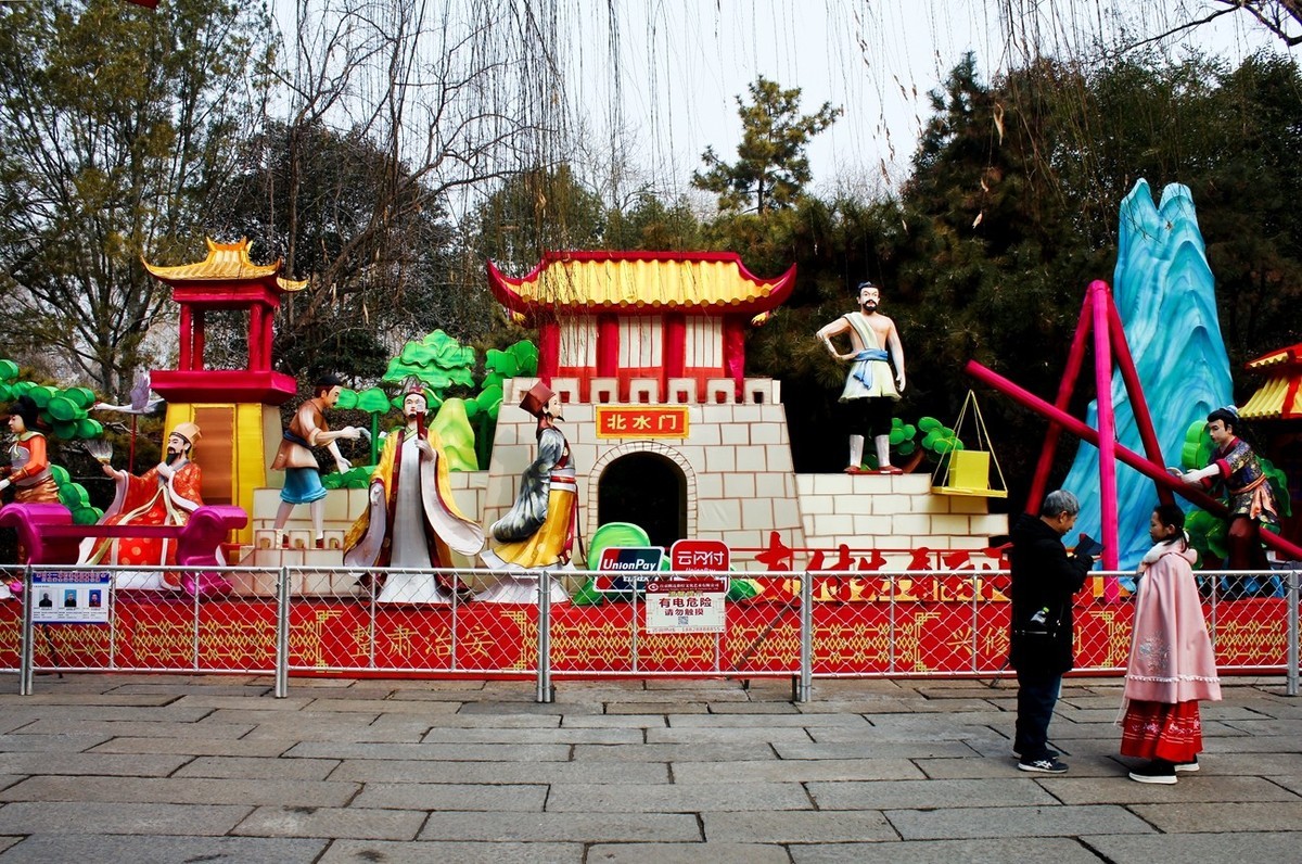 猪年末尾趵突泉灯展随拍。