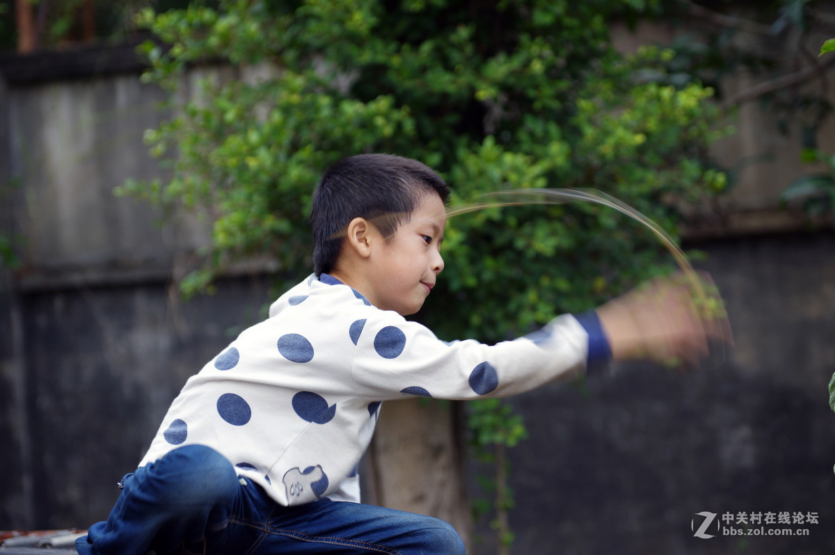 厚着脸皮再发一组K3 的渣片， 小家伙换牙的速度太快了，还有就是光长头发不长个。