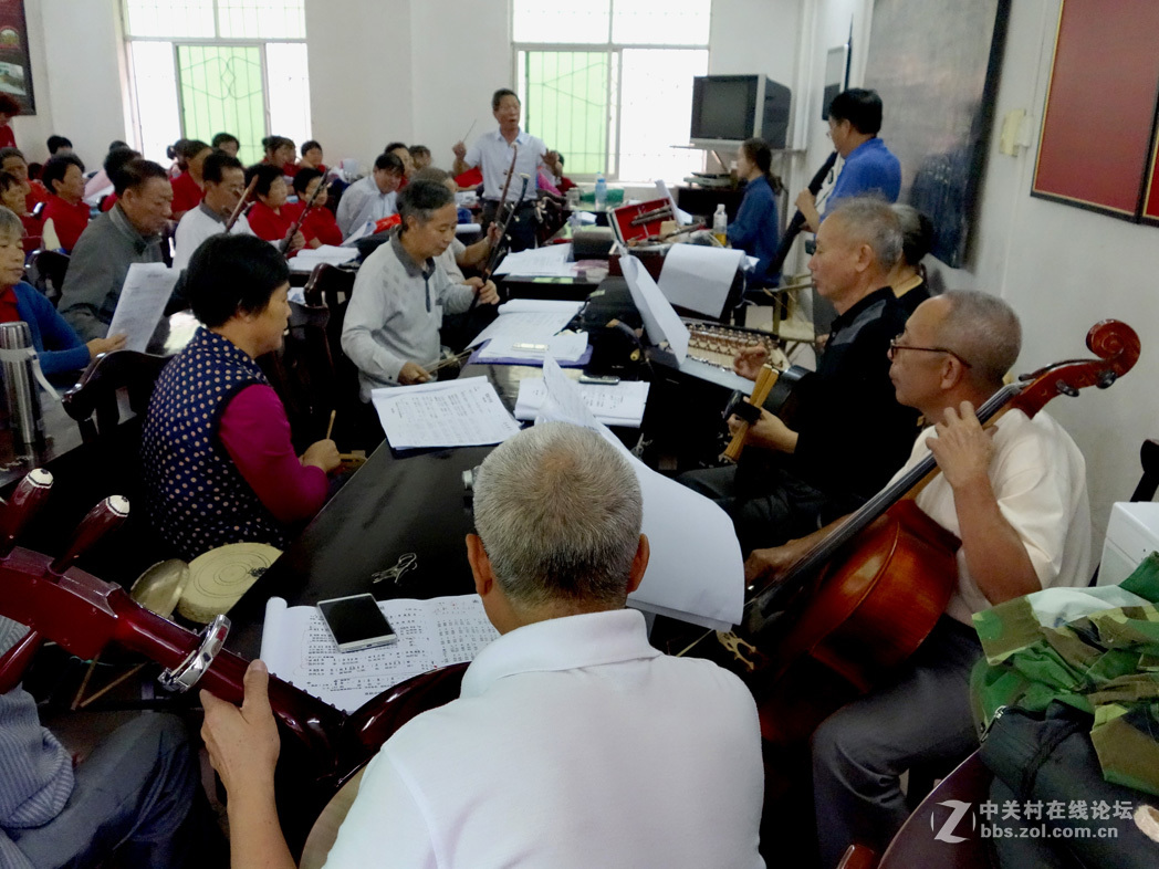 老年大学校园  奏响长征颂歌