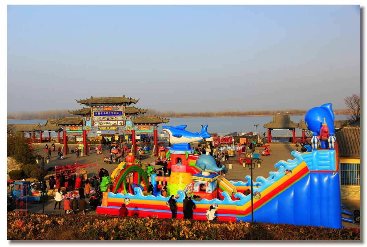 年气中湿地风景