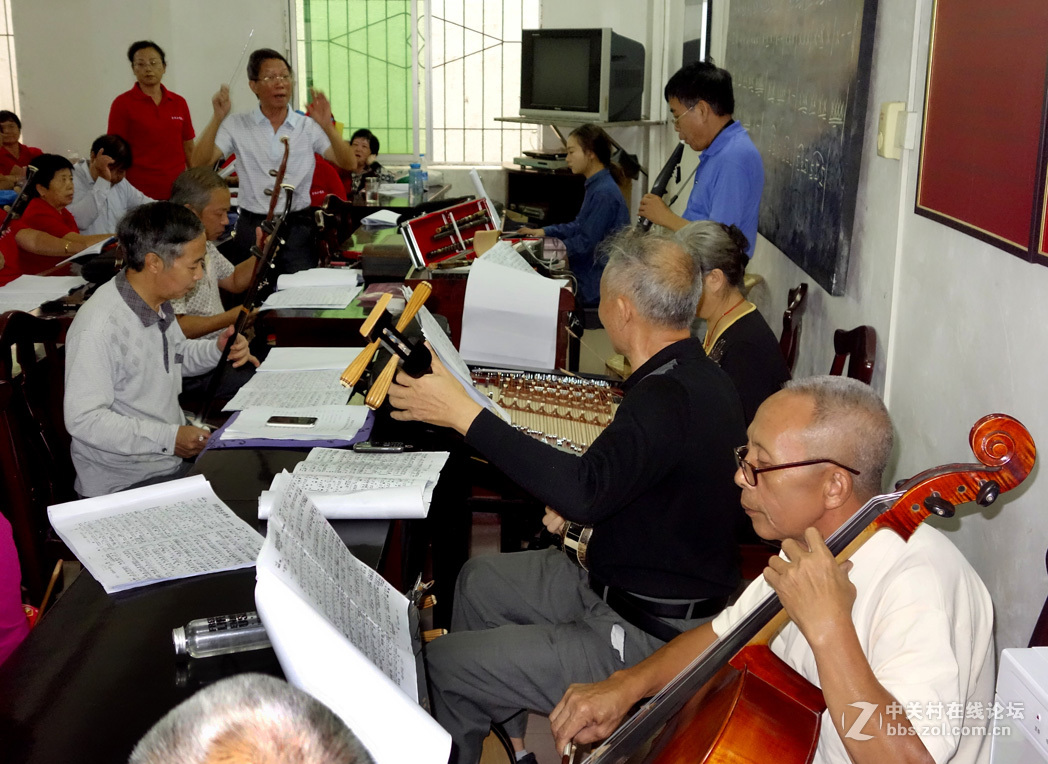 老年大学校园  奏响长征颂歌
