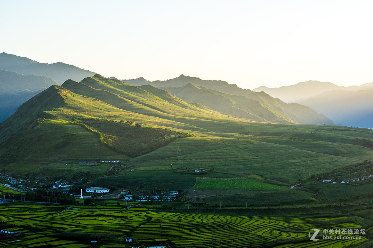 夕阳下的朝鲜梯田2015.9.8.