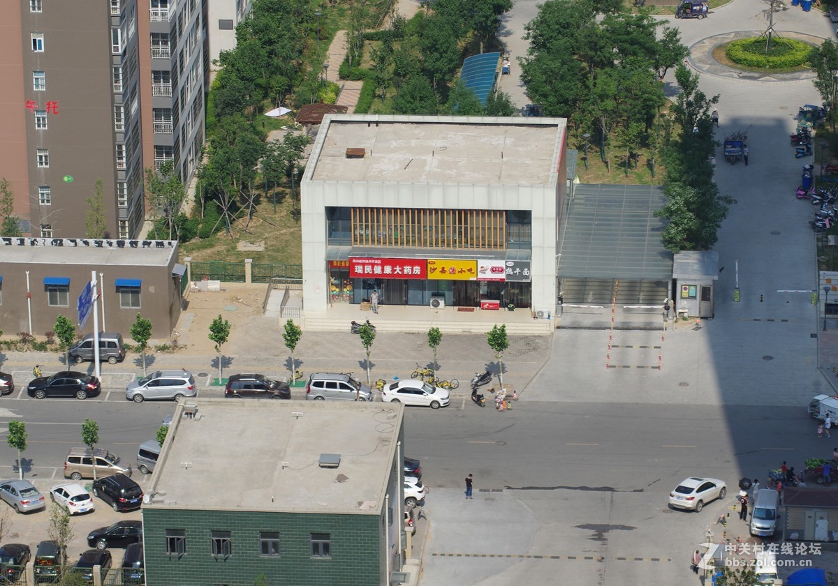 老头之间的对比