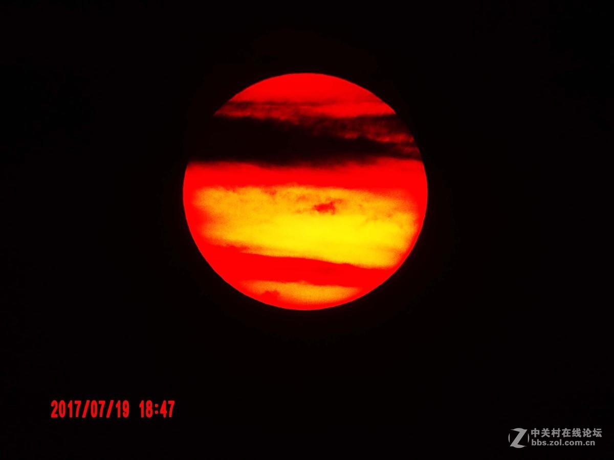 惊喜——阴雨天突现落日晚霞