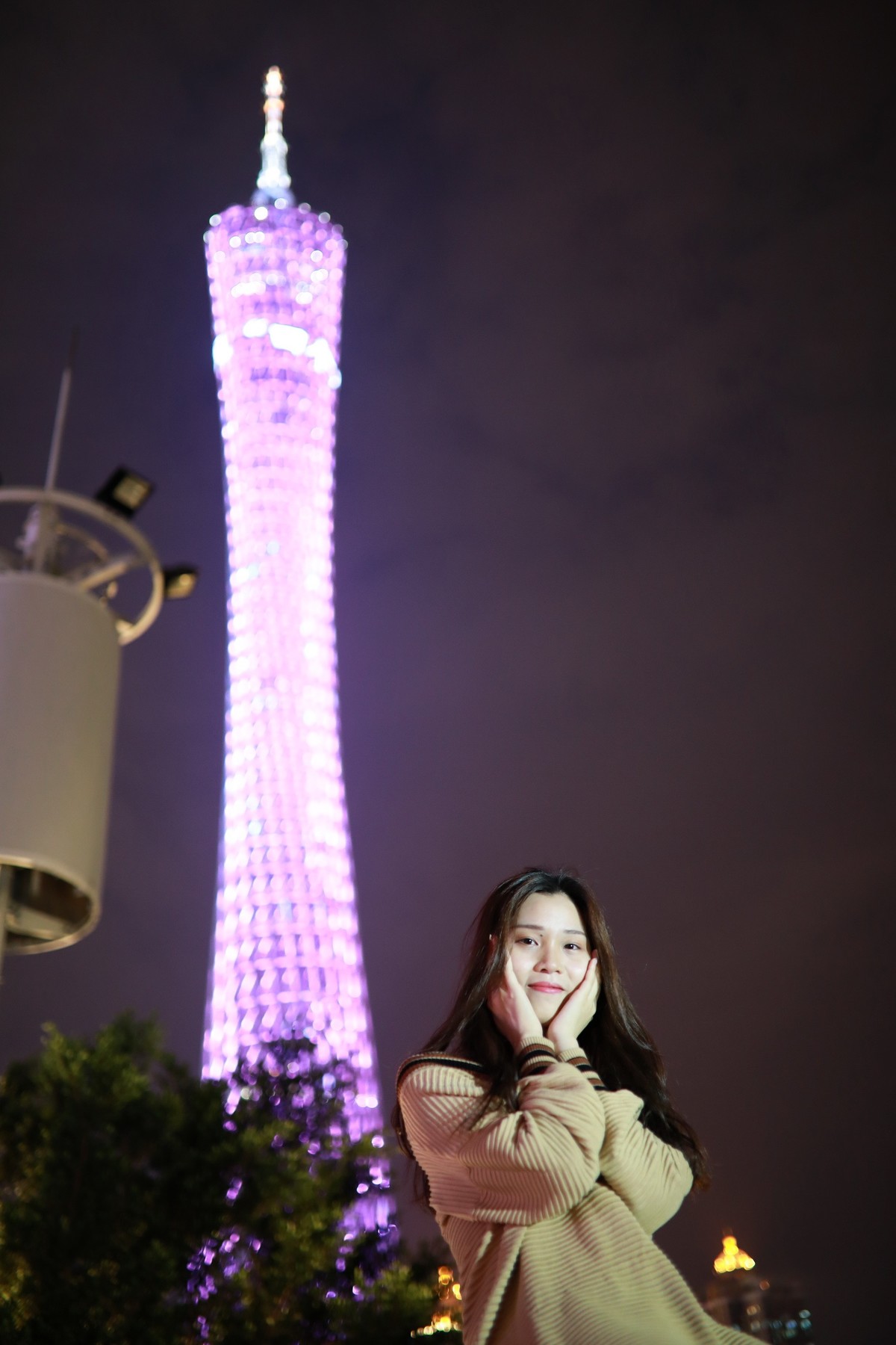 我们出动商模 你在拍啥