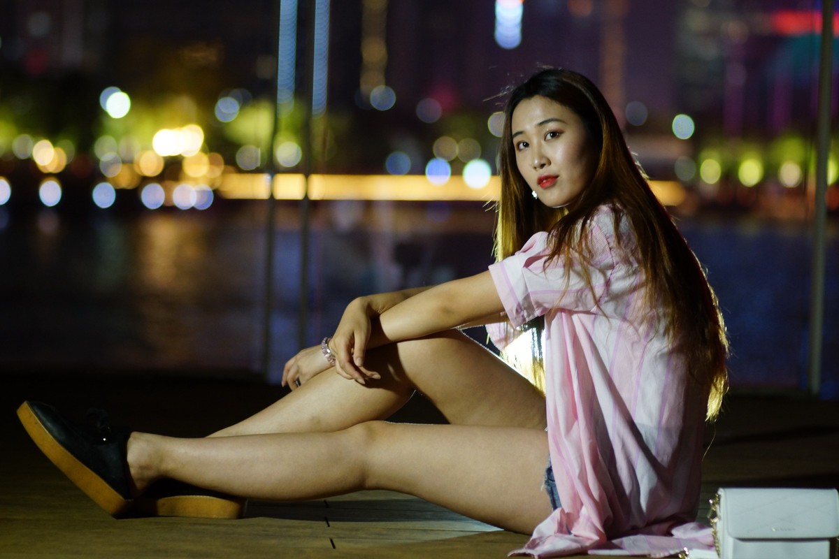 我们出动商模 你在拍啥