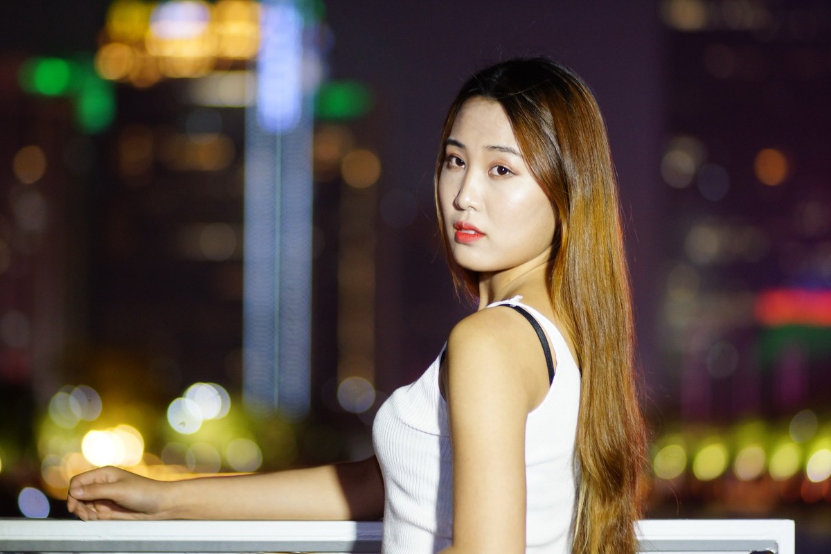 我们出动商模 你在拍啥