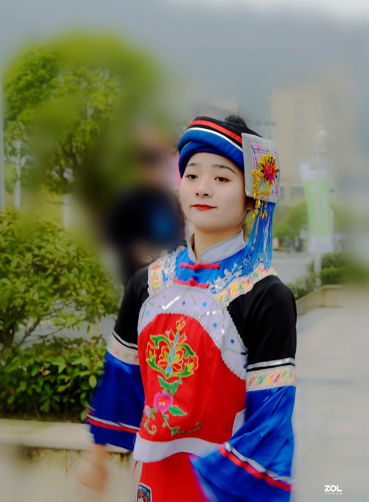 能歌善舞的土家族姑娘