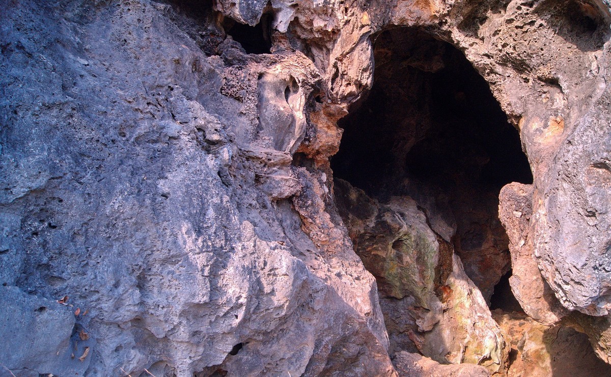 城区30公里外的〖 猿 人 洞 〗