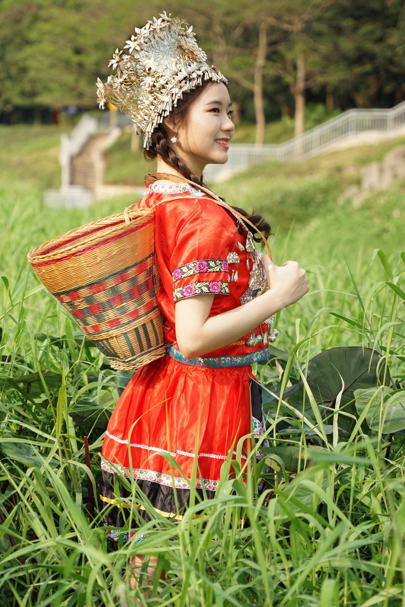 苗家女孩毕业季