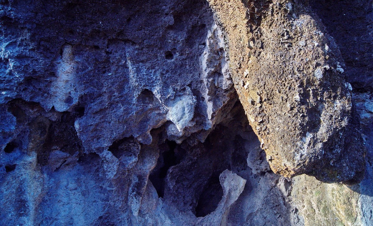 城区30公里外的〖 猿 人 洞 〗