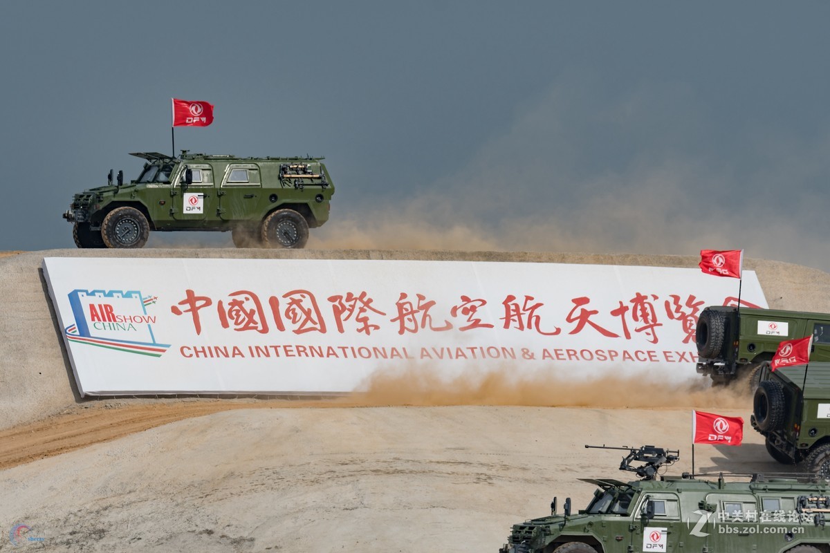 2018珠海航展    地面装备动态演示随拍
