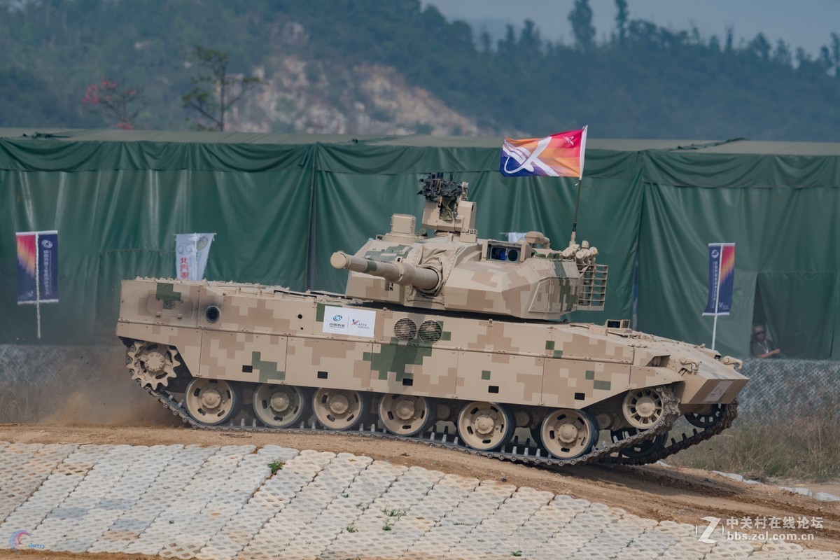 2018珠海航展    地面装备动态演示随拍