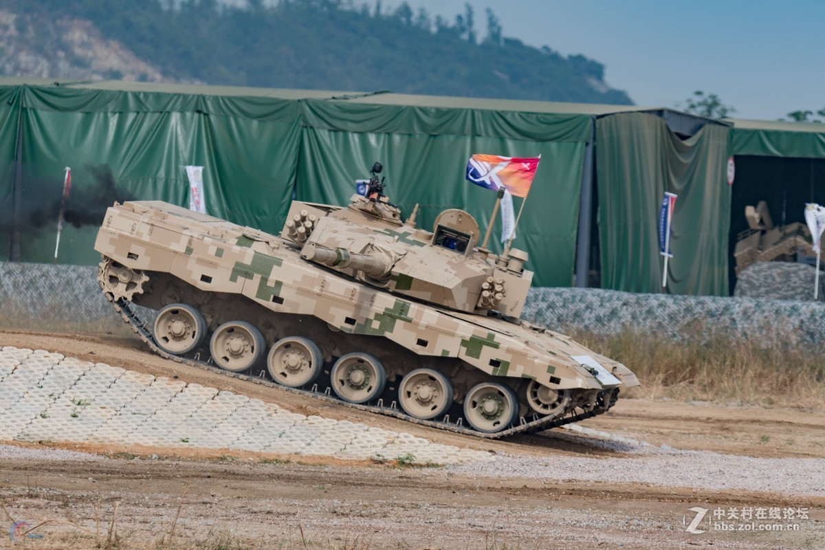 2018珠海航展    地面装备动态演示随拍