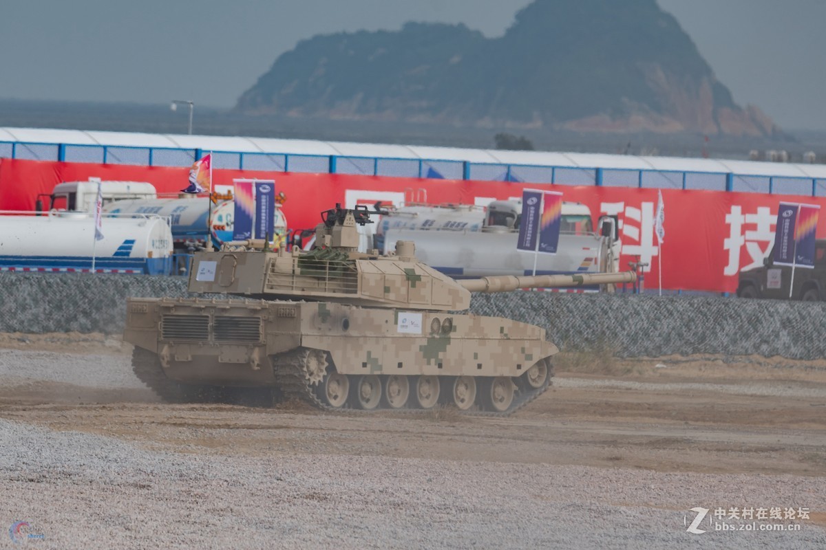 2018珠海航展    地面装备动态演示随拍