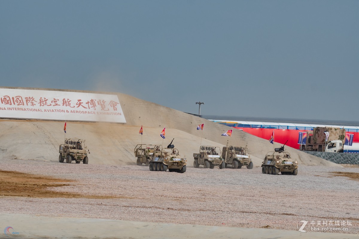 2018珠海航展    地面装备动态演示随拍