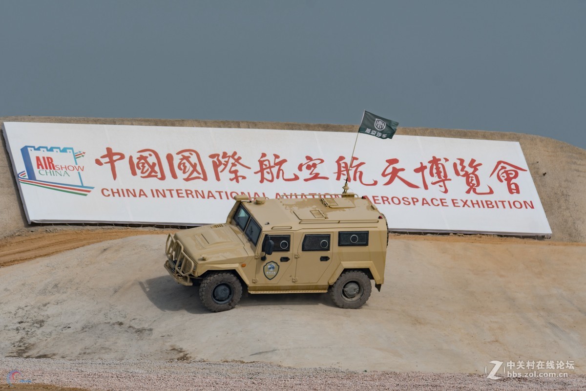 2018珠海航展    地面装备动态演示随拍