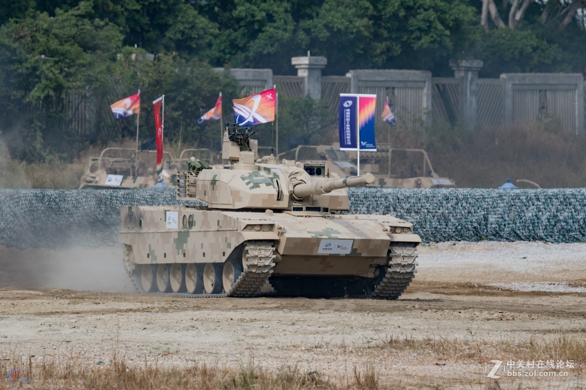 2018珠海航展    地面装备动态演示随拍