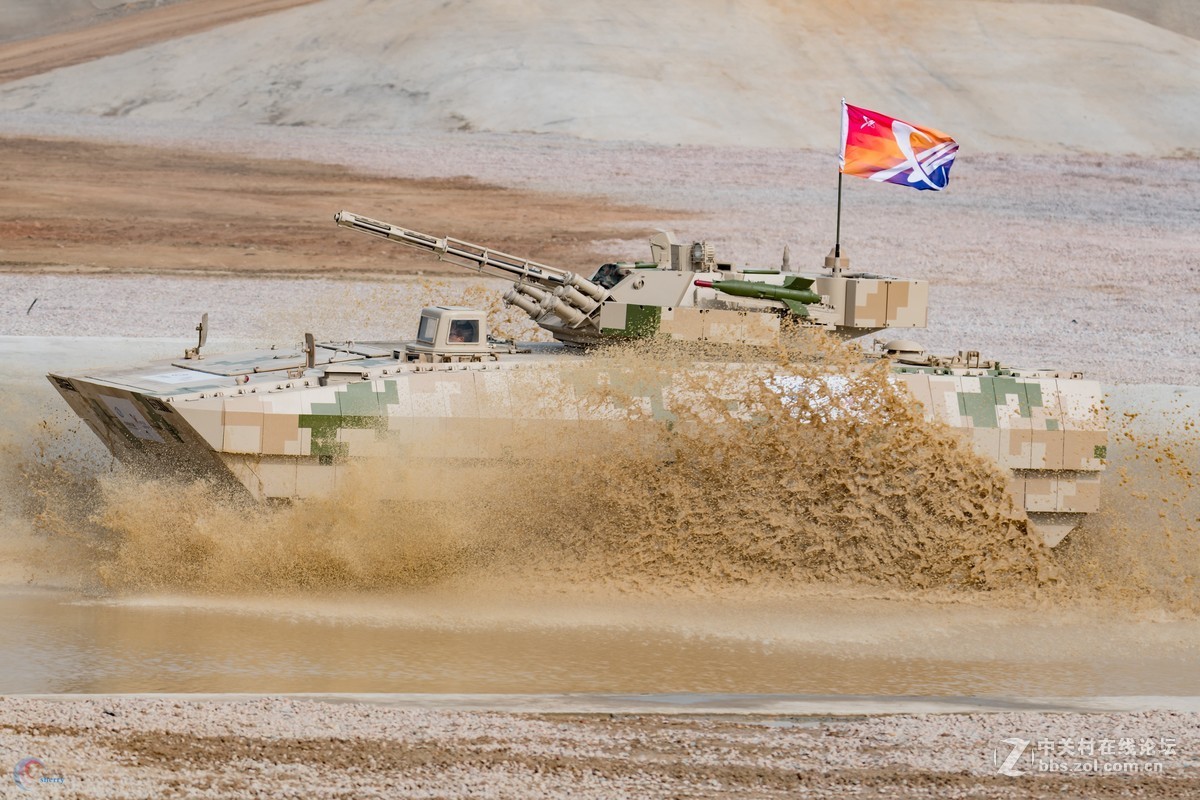 2018珠海航展    地面装备动态演示随拍