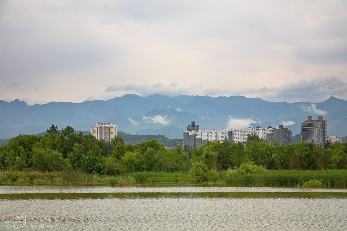 雨后  第一张秦岭由13张竖图拼成