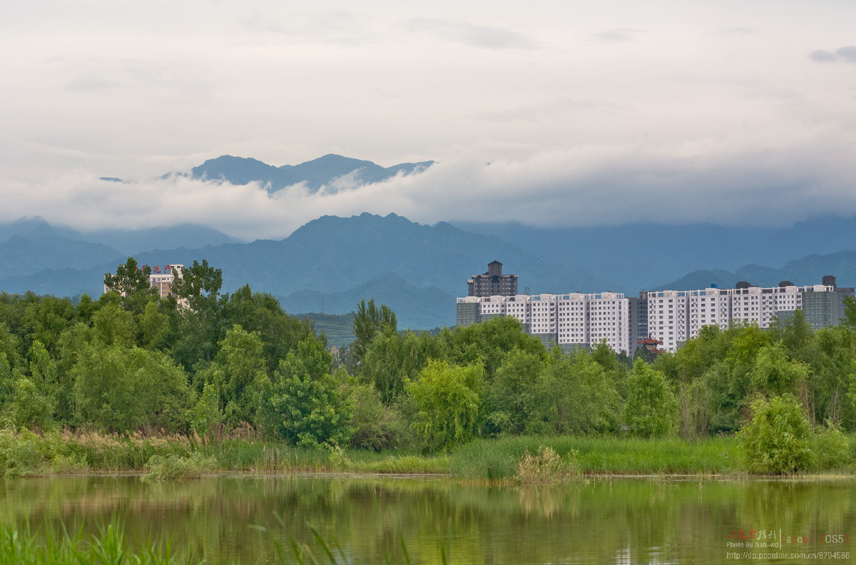雨后  第一张秦岭由13张竖图拼成