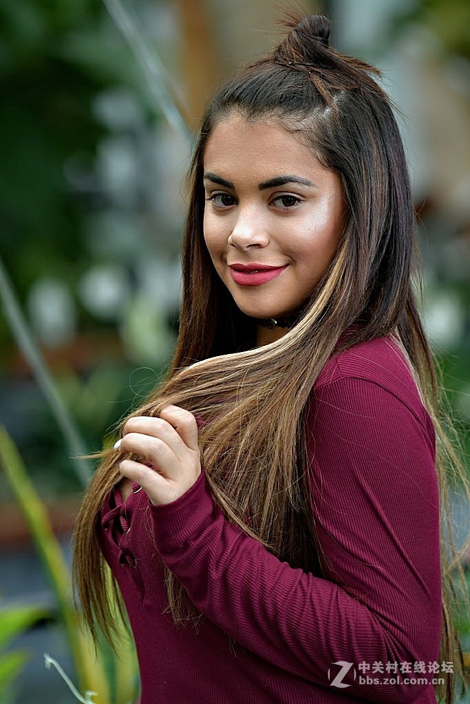 阳光健美的南美女孩