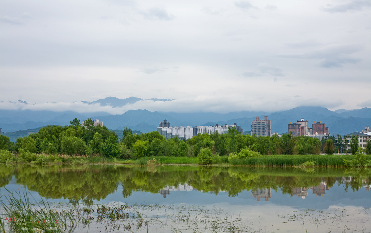 雨后  第一张秦岭由13张竖图拼成