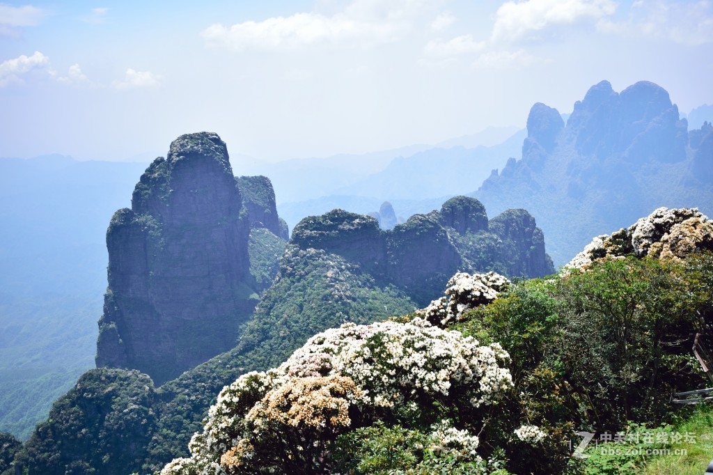 风光旖旎圣堂山