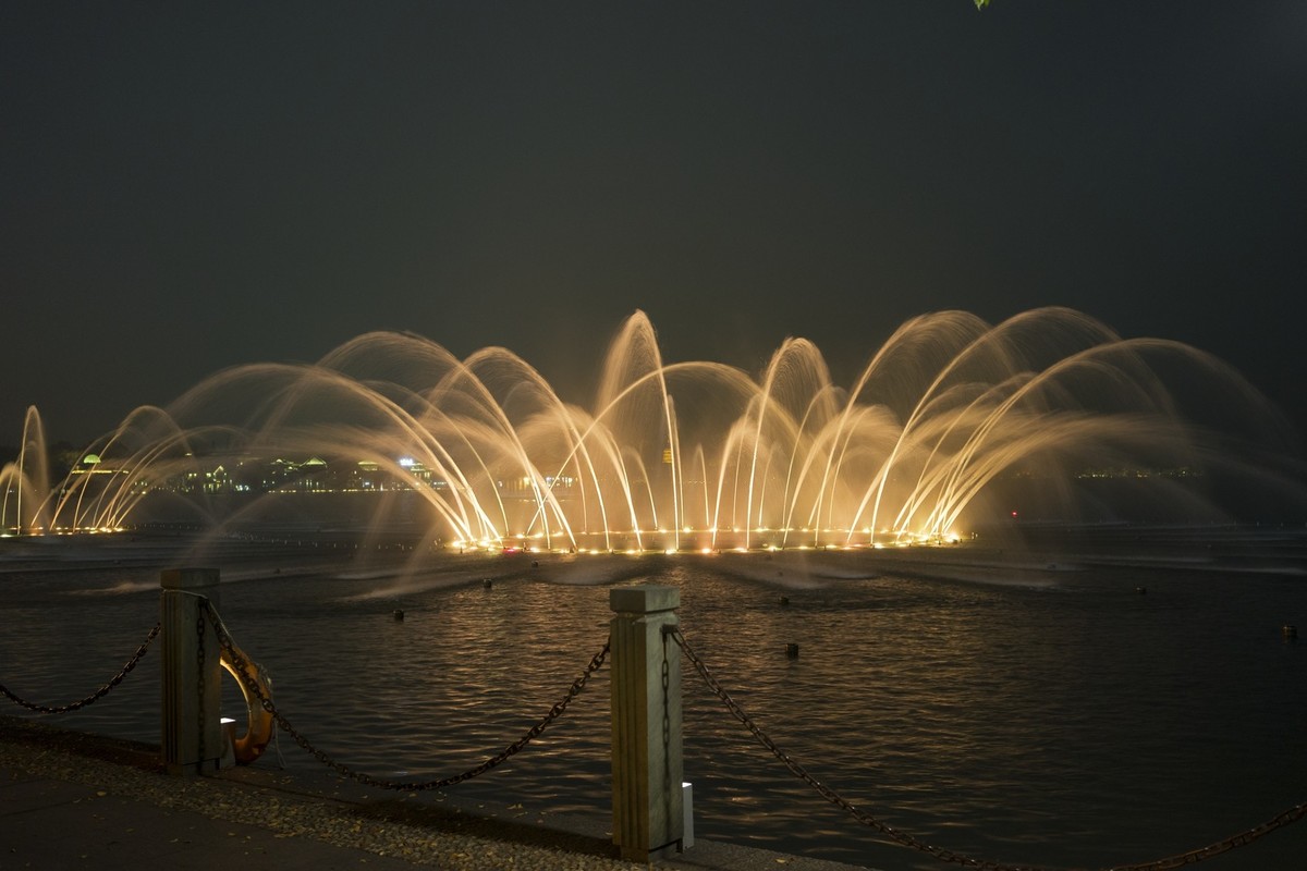 夜逛西湖