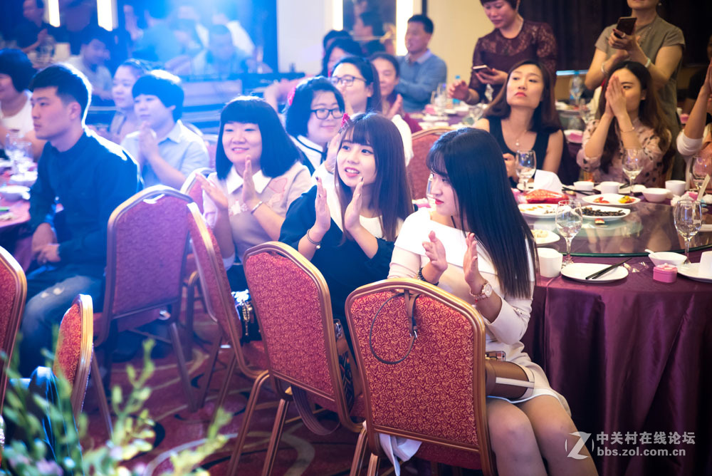 天津婚礼跟拍新娘新郎照片