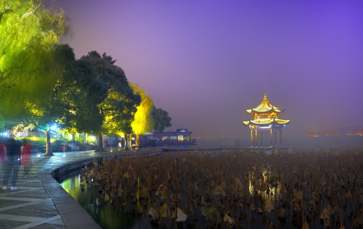 夜逛西湖