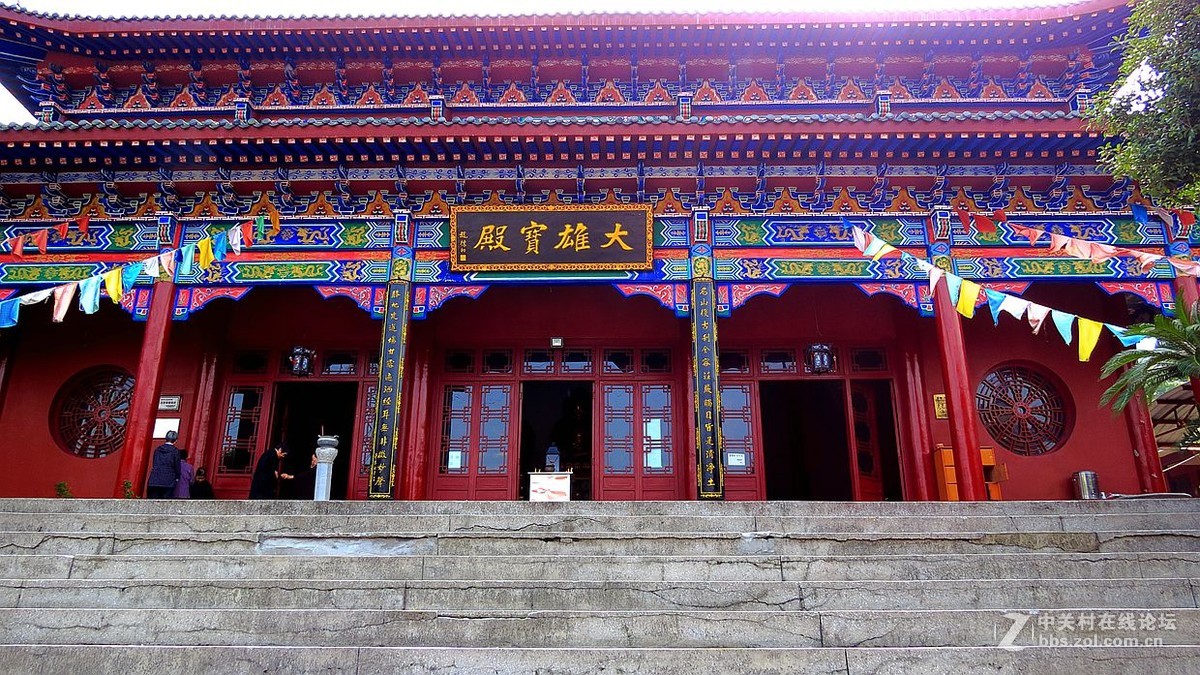 参拜广法禅寺金尊菩萨法相