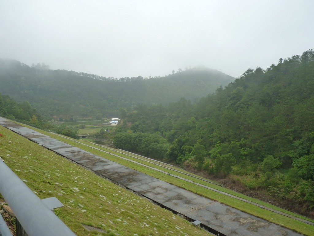 200元买了个二手FZ35，感觉还不错。还有漂亮妹纸